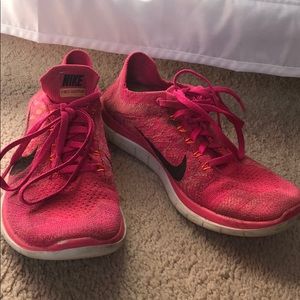 Nike free 4.0 flynit tennis shoes